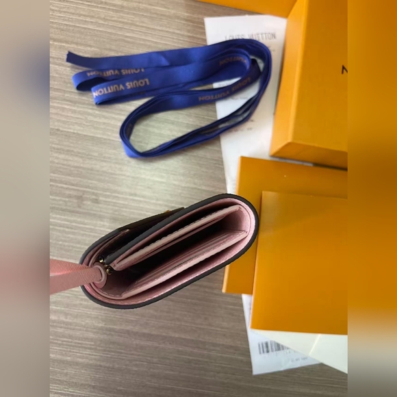 Louis Vuitton Victorine Wallet - Picture 3 of 11